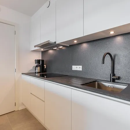 Lecomte - The Shoreline X The Waves Apartment Ostende