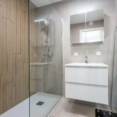 Lecomte - Waves Остенде